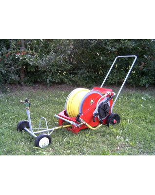 Pásový zavlažovač - naviják s automatickým hydraulickým navíjéním délka 40 metrů, Ø 20 mm max. dostřik 12,5 m