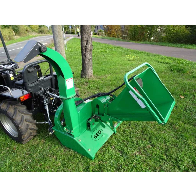 Štiepkovač pre traktor GEO ECO 16H hydraulickým posunom do 15 cm