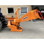 Štiepkovač pre traktor DELEKS DK-1500 s HYDRAULICKÝM POSUNOM do 10 cm
